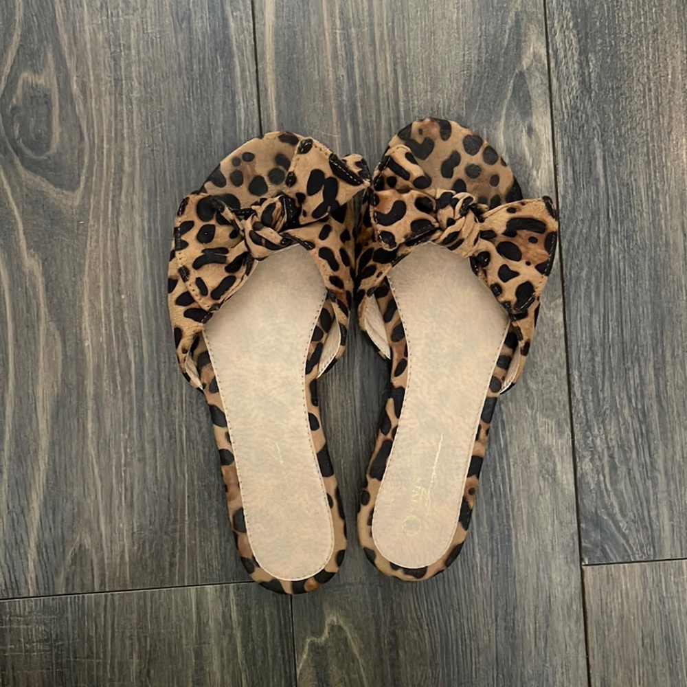 Womens cheetah sandals
